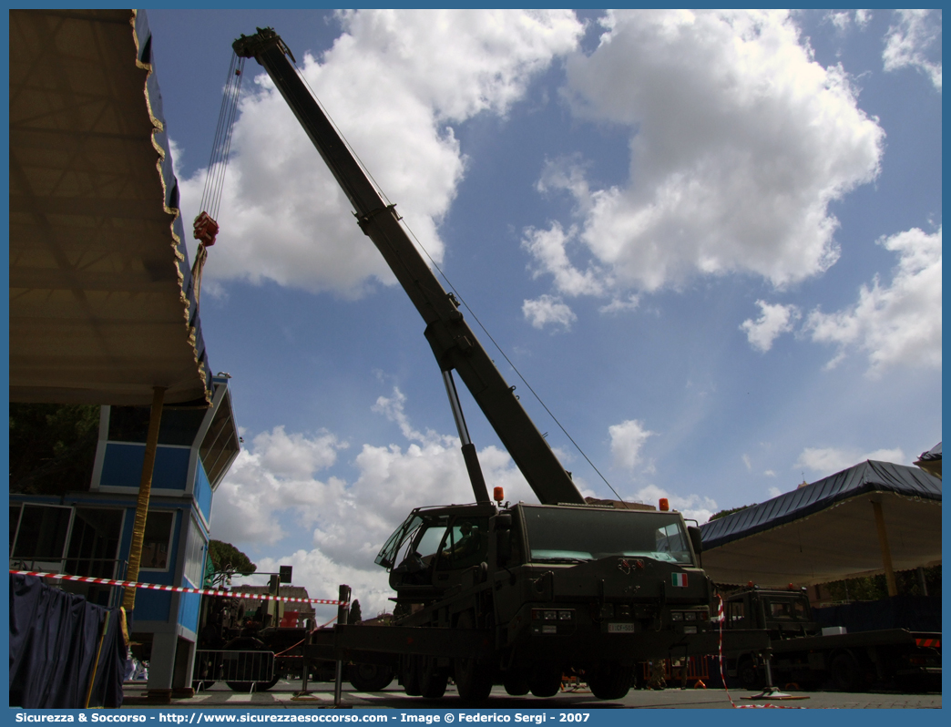 EI CF503
Esercito Italiano
Tadano Faun ATF 60-3S
Parole chiave: EI;E.I.;Esercito;Italiano;Mezzi da Cantiere;Trasporto Materiali;Supporto Logistico;Tadano Faun;ATF 60-3S