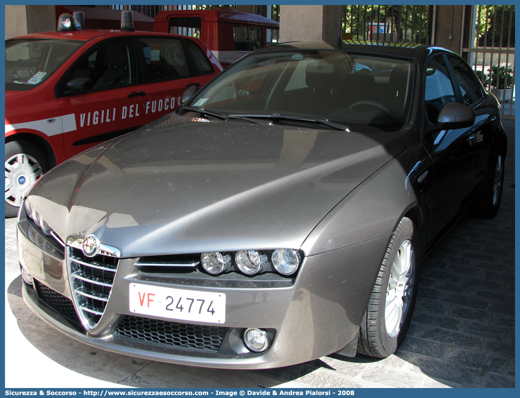 VF 24774
Corpo Nazionale Vigili del Fuoco
Alfa Romeo 159
Parole chiave: VF;V.F.;Corpo;Nazionale;Vigili;del;Fuoco;Alfa;Romeo;159