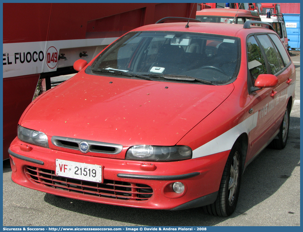 VF 21519
Corpo Nazionale Vigili del Fuoco
Fiat Marea Weekend
Parole chiave: Corpo;Nazionale;Vigili del Fuoco;Vigili;Fuoco;Fiat;Marea;Weekend