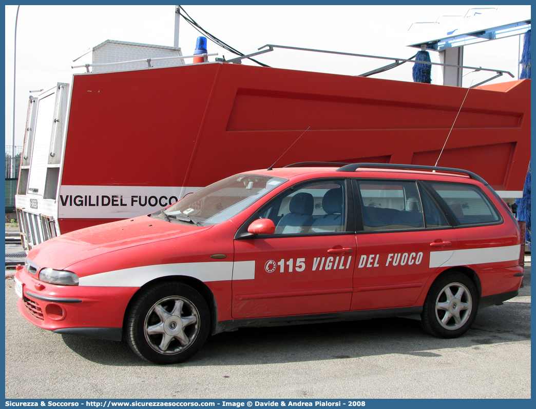 VF 21519
Corpo Nazionale Vigili del Fuoco
Fiat Marea Weekend
Parole chiave: Corpo;Nazionale;Vigili del Fuoco;Vigili;Fuoco;Fiat;Marea;Weekend