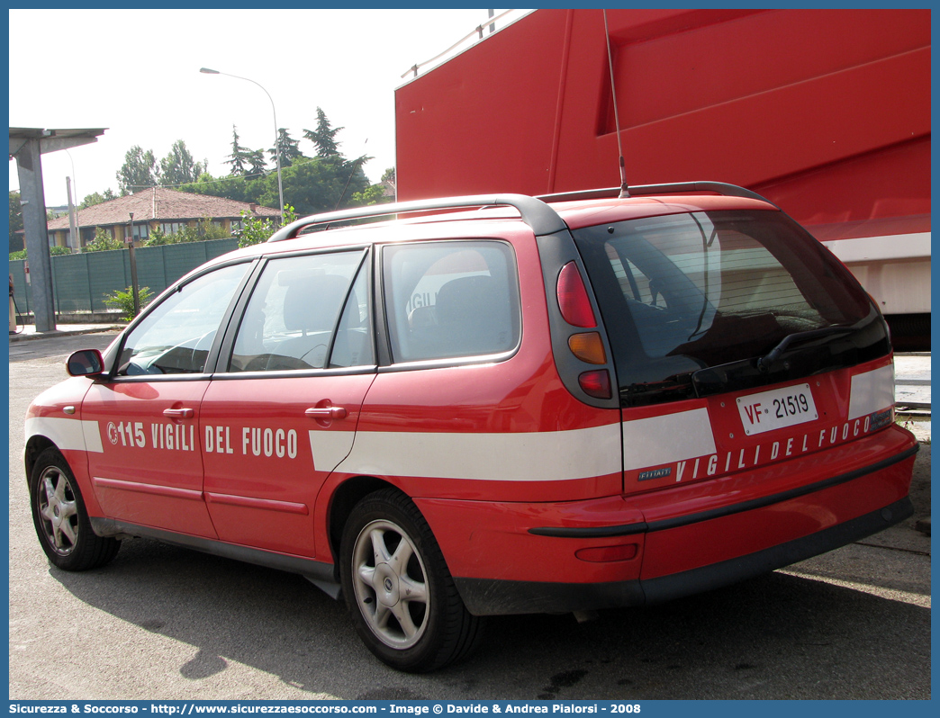 VF 21519
Corpo Nazionale Vigili del Fuoco
Fiat Marea Weekend
Parole chiave: Corpo;Nazionale;Vigili del Fuoco;Vigili;Fuoco;Fiat;Marea;Weekend
