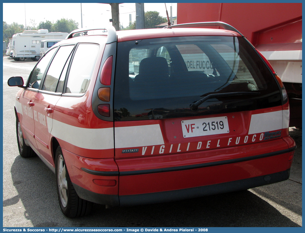 VF 21519
Corpo Nazionale Vigili del Fuoco
Fiat Marea Weekend
Parole chiave: Corpo;Nazionale;Vigili del Fuoco;Vigili;Fuoco;Fiat;Marea;Weekend