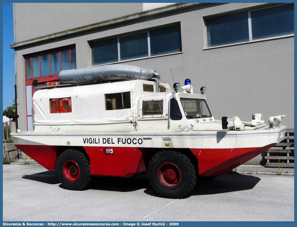 VF 10529
Corpo Nazionale Vigili del Fuoco
Veicoli per Interventi in Ambiente Ostile
Iveco 6640 AMDS

Parole chiave: VVF;V.V.F.;Corpo;Nazionale;Vigili;del;Fuoco;Ambiente;Ostile;Iveco;6640;AMDS