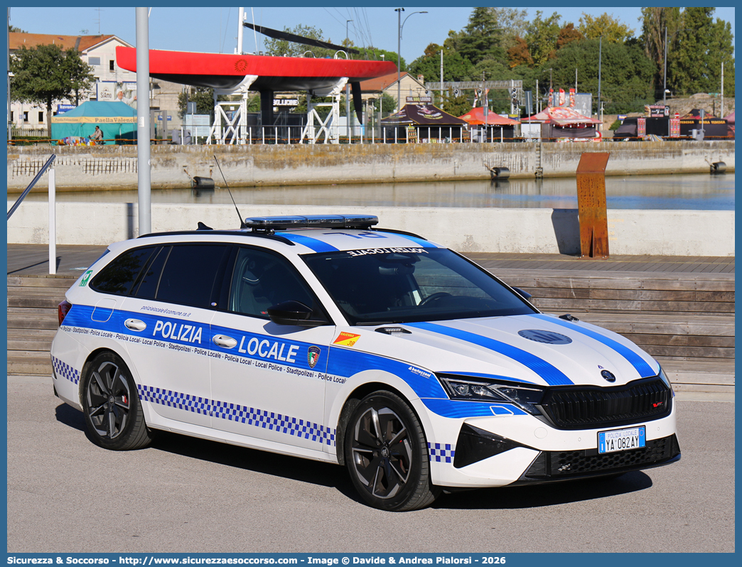Polizia Locale YA082AY
Polizia Locale
Comune di Ravenna
Skoda Octavia Wagon RS VI serie restyling
Allestitore Bertazzoni S.r.l.
Parole chiave: Polizia;Locale;Municipale;Ravenna;Skoda;Octavia;Station;Wagon;SW;S.W.;RS;Bertazzoni;YA082AY;YA 082 AY