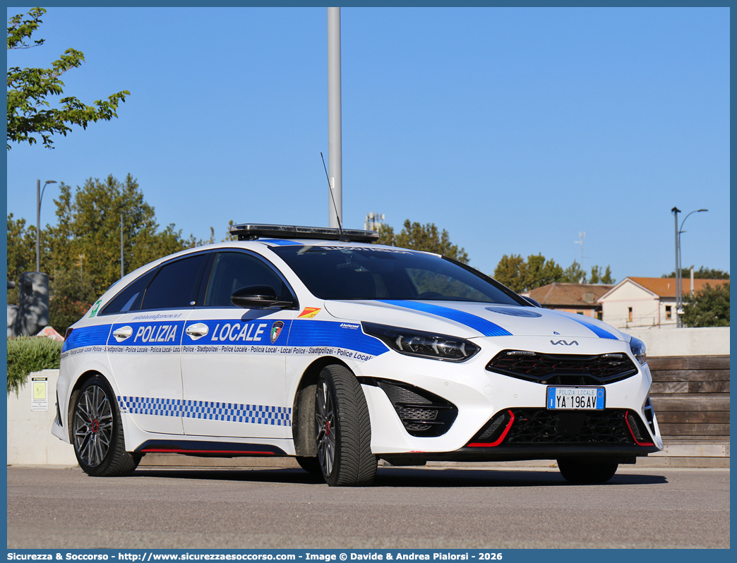 Polizia Locale YA196AV
Polizia Locale
Comune di Ravenna
Kia ProCeed GT I serie restyling
Allestitore Bertazzoni S.r.l.
Parole chiave: Polizia;Locale;Municipale;Ravenna;Kia;Pro;Ceed;Bertazzoni;YA196AV;YA 196 AV