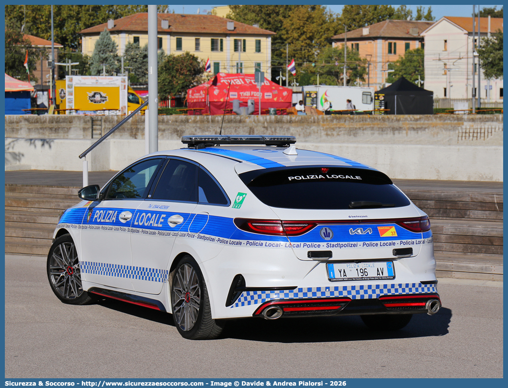 Polizia Locale YA196AV
Polizia Locale
Comune di Ravenna
Kia ProCeed GT I serie restyling
Allestitore Bertazzoni S.r.l.
Parole chiave: Polizia;Locale;Municipale;Ravenna;Kia;Pro;Ceed;Bertazzoni;YA196AV;YA 196 AV