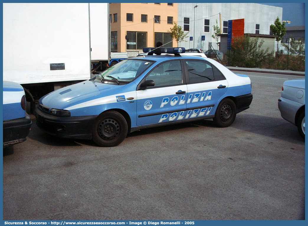 -
Polizia di Stato
Questura di Bolzano
Squadra Volante
Fiat Marea
Parole chiave: PS;P.S.;Polizia;di;Stato;Squadra;Volante;Questura;Bolzano;Fiat;Marea