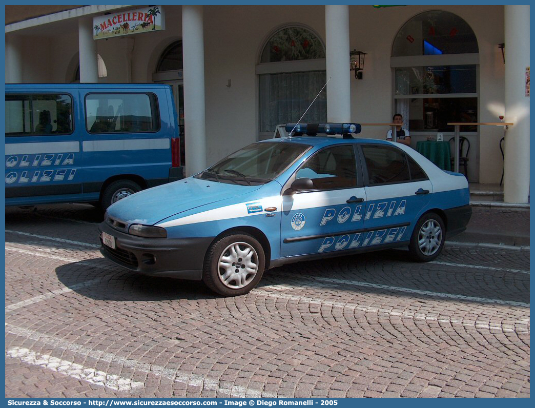 Polizia E2200
Polizia di Stato
Questura di Bolzano
Squadra Volante
Fiat Marea
Parole chiave: PS;P.S.;Polizia;di;Stato;Squadra;Volante;Questura;Bolzano;Fiat;Marea