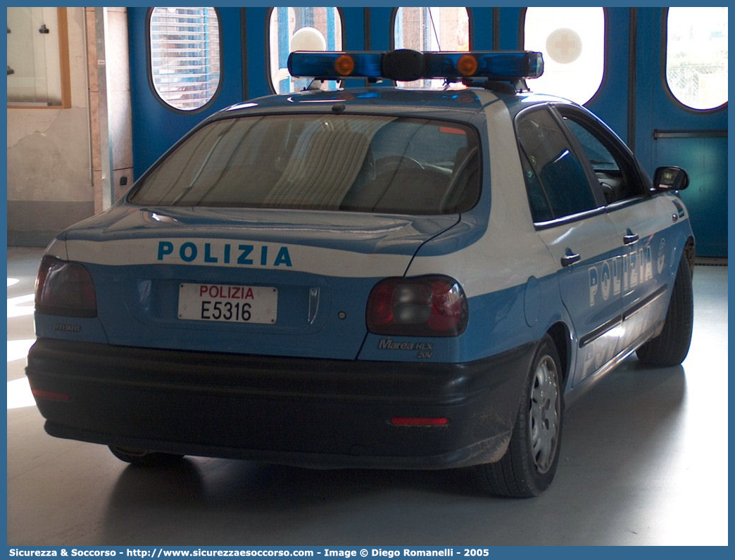 Polizia E5316
Polizia di Stato
Questura di Bolzano
Squadra Volante
Fiat Marea
Parole chiave: PS;P.S.;Polizia;di;Stato;Squadra;Volante;Questura;Bolzano;Fiat;Marea
