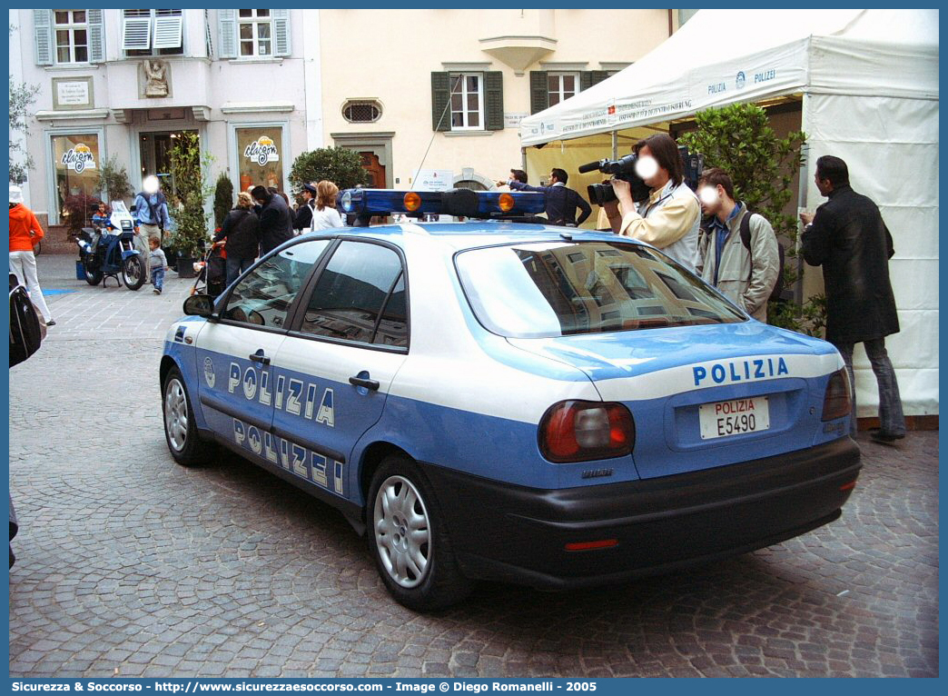 Polizia E5490
Polizia di Stato
Questura di Bolzano
Squadra Volante
Fiat Marea
Parole chiave: PS;P.S.;Polizia;di;Stato;Squadra;Volante;Questura;Bolzano;Fiat;Marea