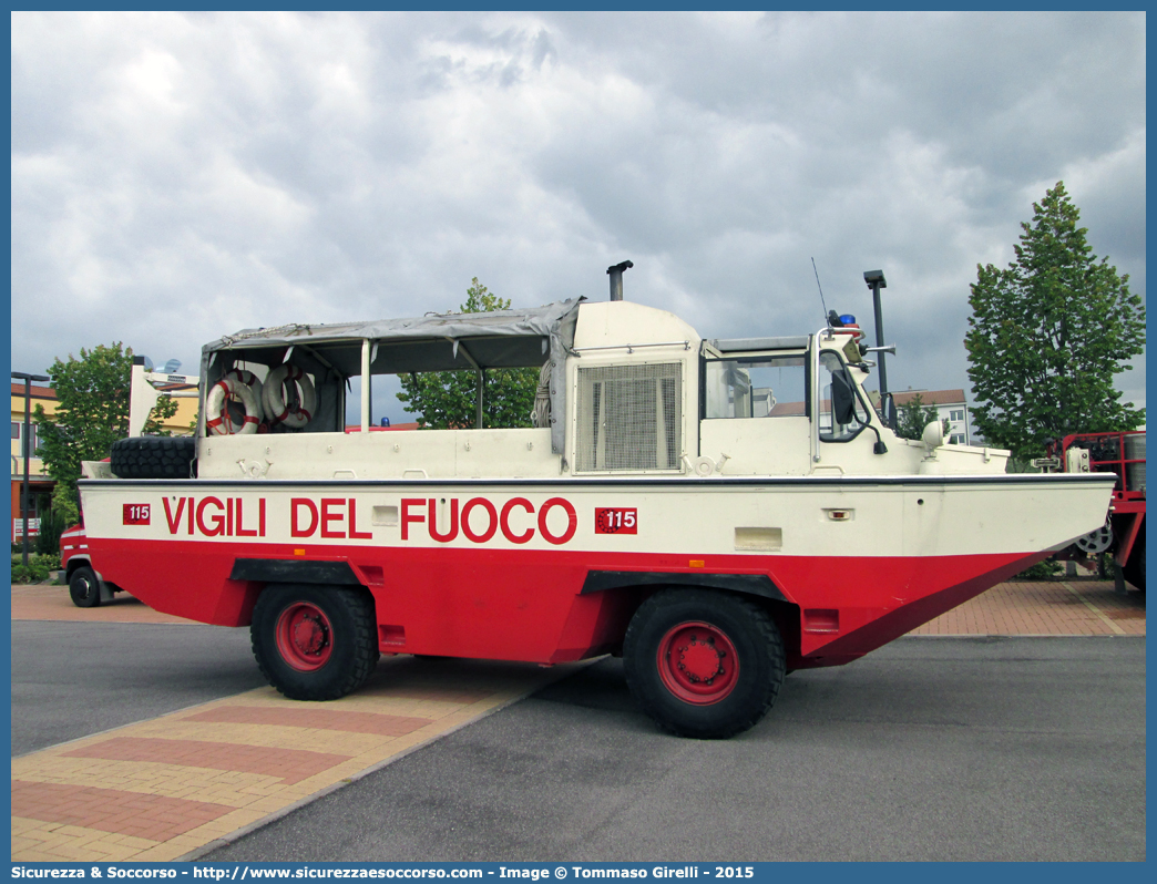 VF 14517
Corpo Nazionale Vigili del Fuoco
Veicoli per Interventi in Ambiente Ostile
Iveco 6640 G
Parole chiave: VVF;V.V.F.;Corpo;Nazionale;Vigili;del;Fuoco;Ambiente;Ostile;Iveco;6640;G