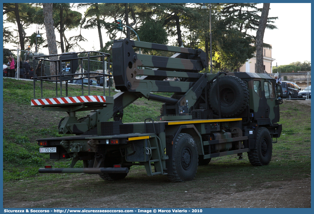 EI CU237
Esercito Italiano
Astra SMR 44.30 PLE 4x4
Allestitore Isoli S.p.A.
Parole chiave: EI;E.I.;Esercito;Italiano;Trasporto;Materiale;Supporto;Tecnico;Logistico;Astra;SMR;44.30;Isoli