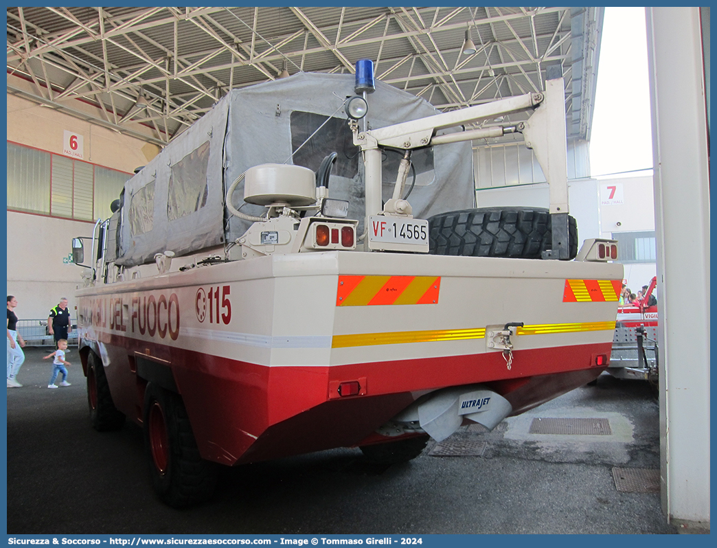 VF 14565
Corpo Nazionale Vigili del Fuoco
Veicoli per Interventi in Ambiente Ostile
Iveco 6640 G
Parole chiave: VVF;V.V.F.;Corpo;Nazionale;Vigili;del;Fuoco;Ambiente;Ostile;Iveco;6640;G